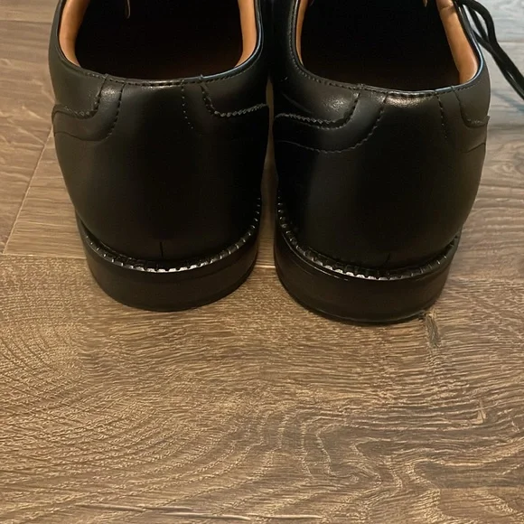 Men’s George Classic Black Dress Shoes, Size 10.5 W - Picture 4 of 5